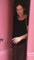 Linda pink door